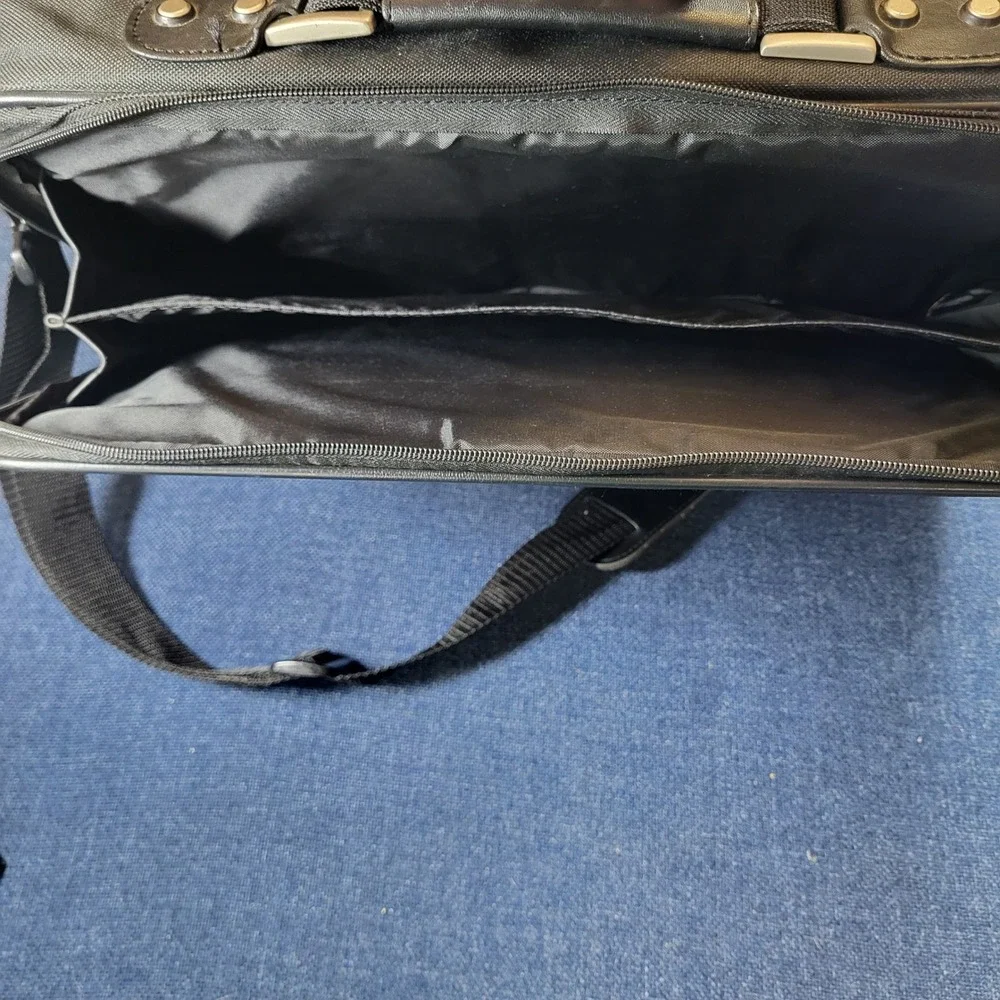 Samsonite Laptop Messenger Bag Black Nylon Professional Business Briefcase Case